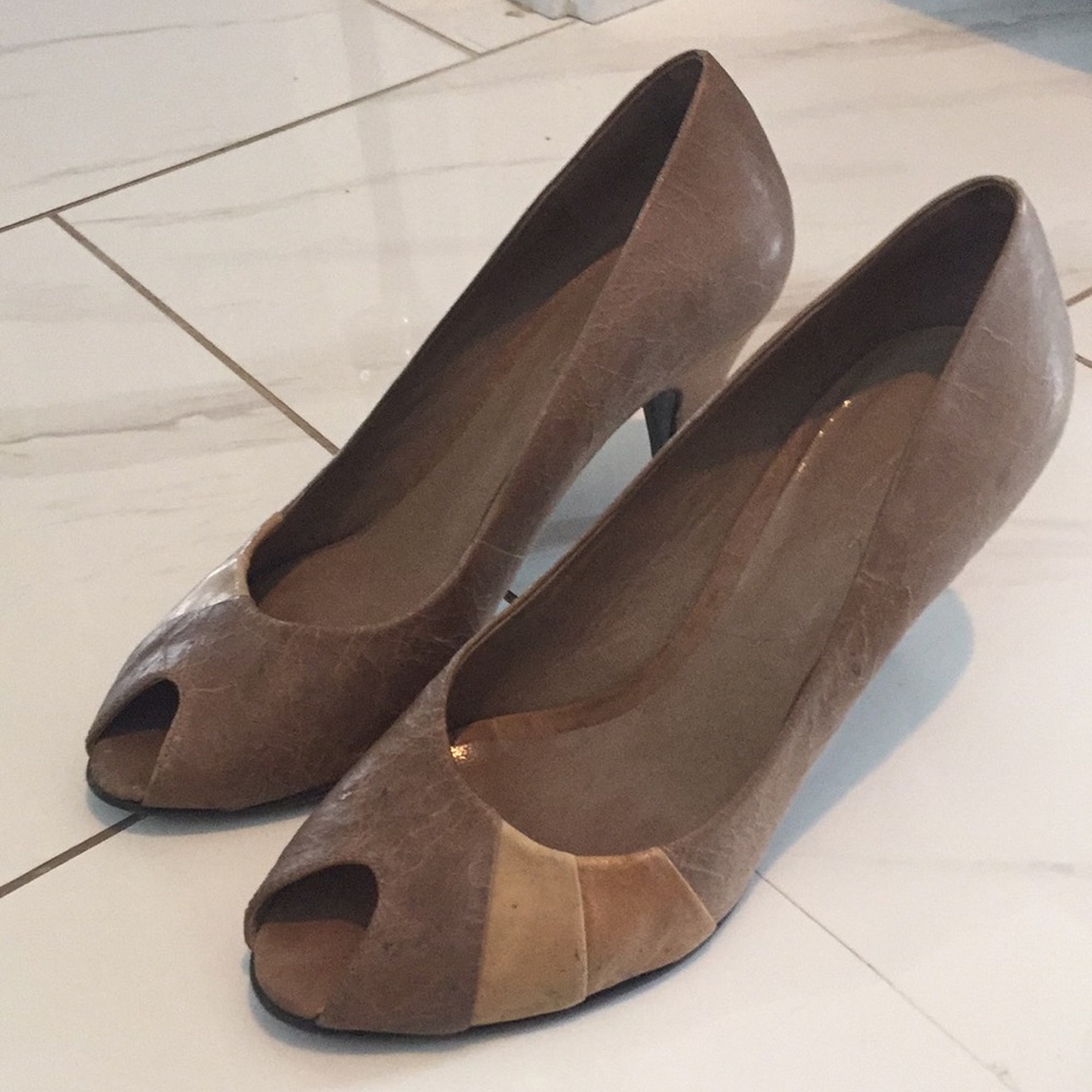 Shoes - Picture 2 of 2